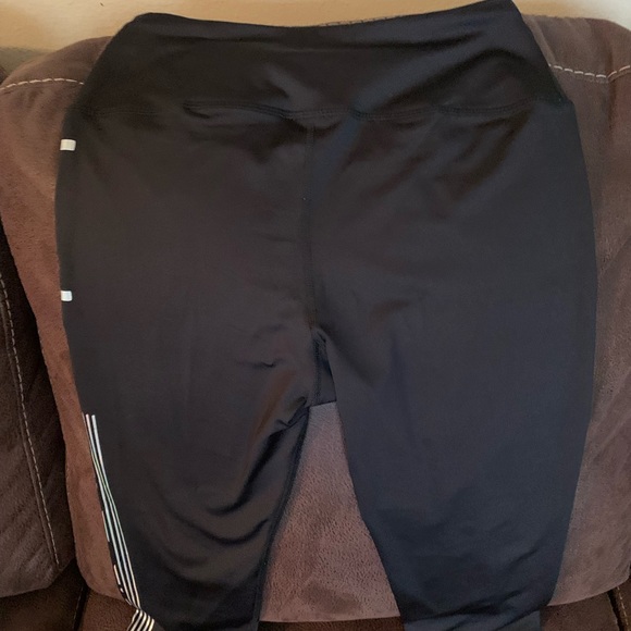 Bebe black capris - Picture 4 of 4